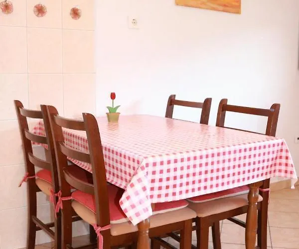 Daire Olive 2 Grebaštica